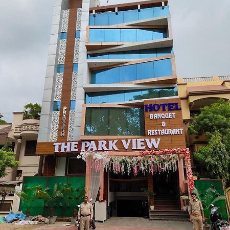 Hotel The Park View Аллахабад Екстер'єр фото